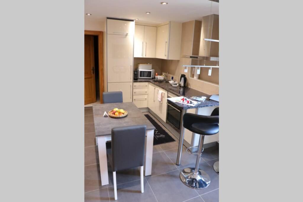 Apartment Montreux Center 5 Min From The Lake Bagian luar foto