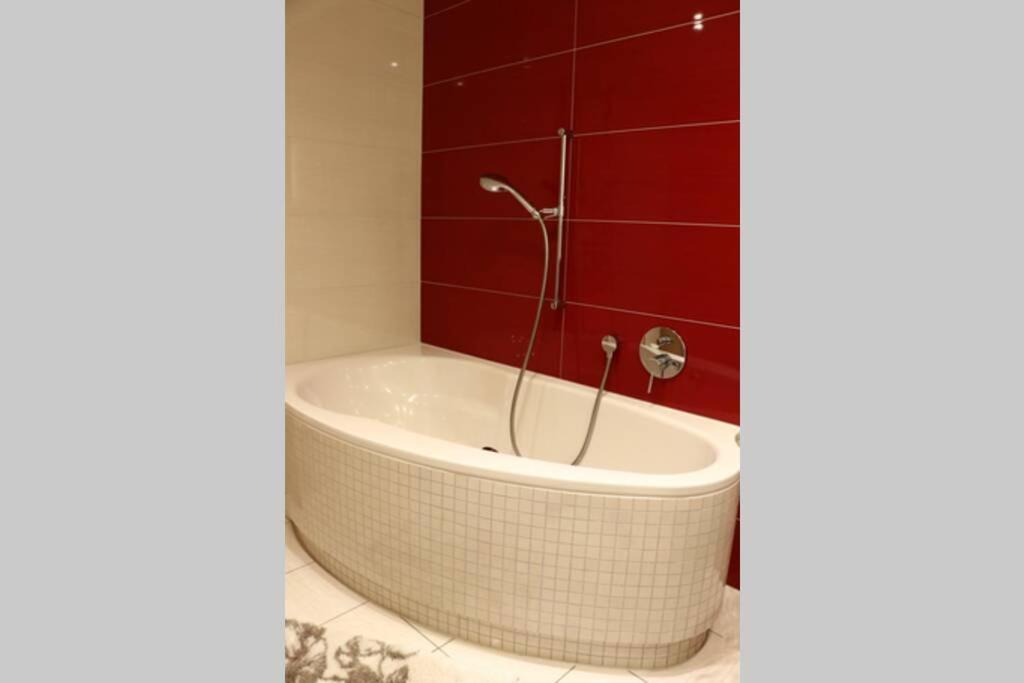 Apartment Montreux Center 5 Min From The Lake Bagian luar foto