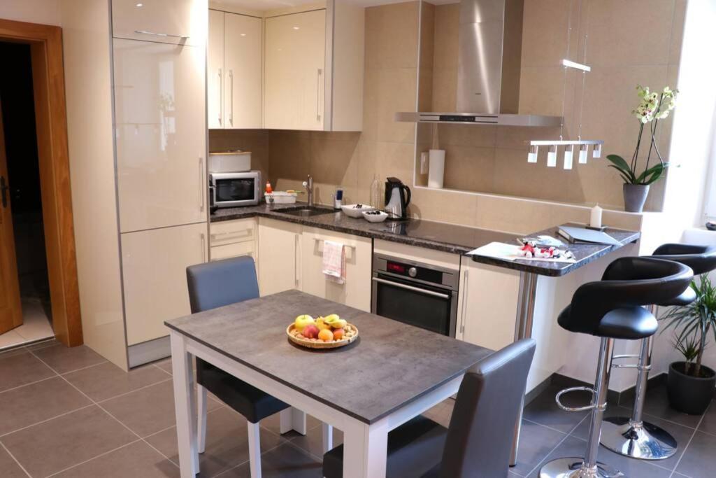 Apartment Montreux Center 5 Min From The Lake Bagian luar foto